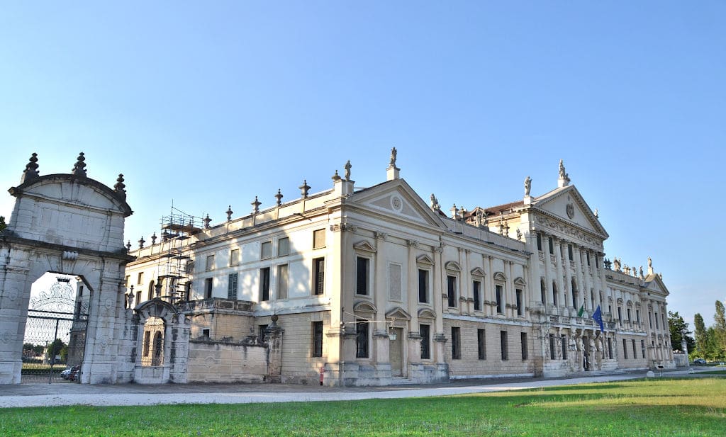 VILLA PISANI